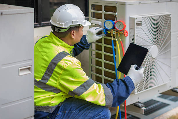 Professional Hvac technician working in Montezuma, IN